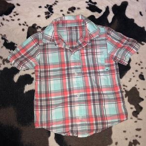 Button down short sleeve shirt
